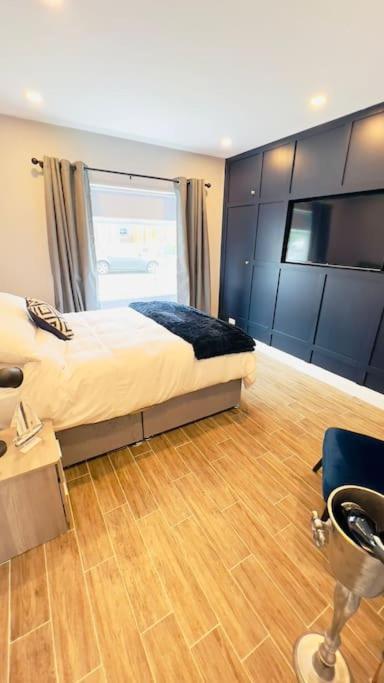 Apartament The King'S Parlour Whitehead Zewnętrze zdjęcie